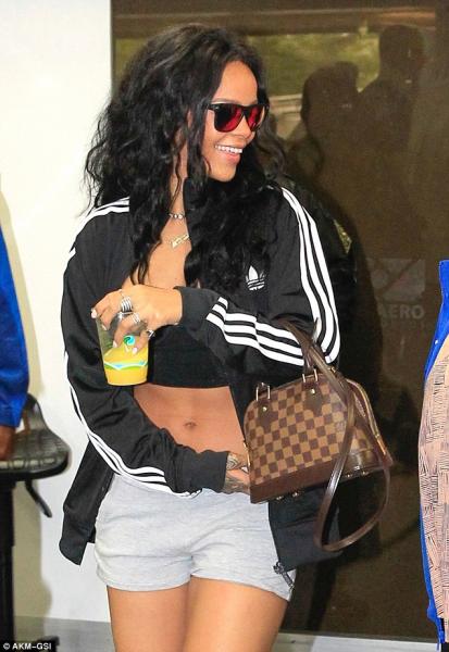 article-2689660-1f96183700000578-303_634x920