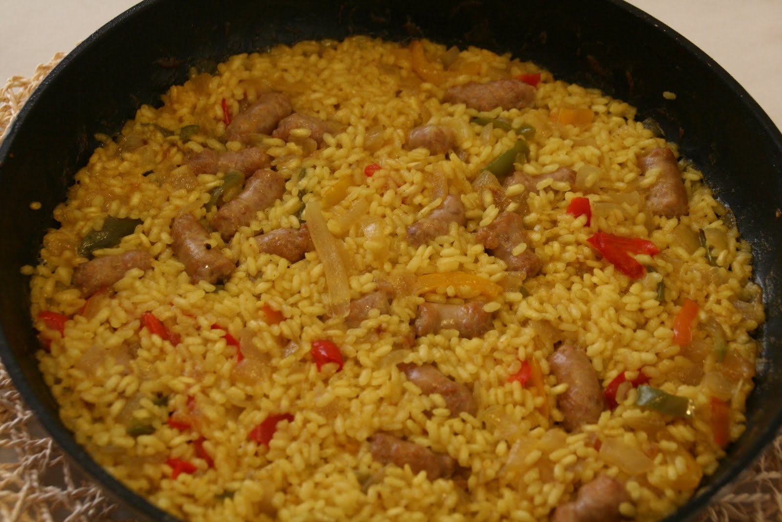 Arroz con azafrán y carne molida - Revista Show Up